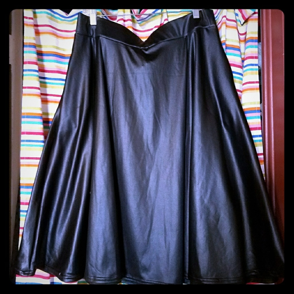 Black pinky pinups circle skirt
